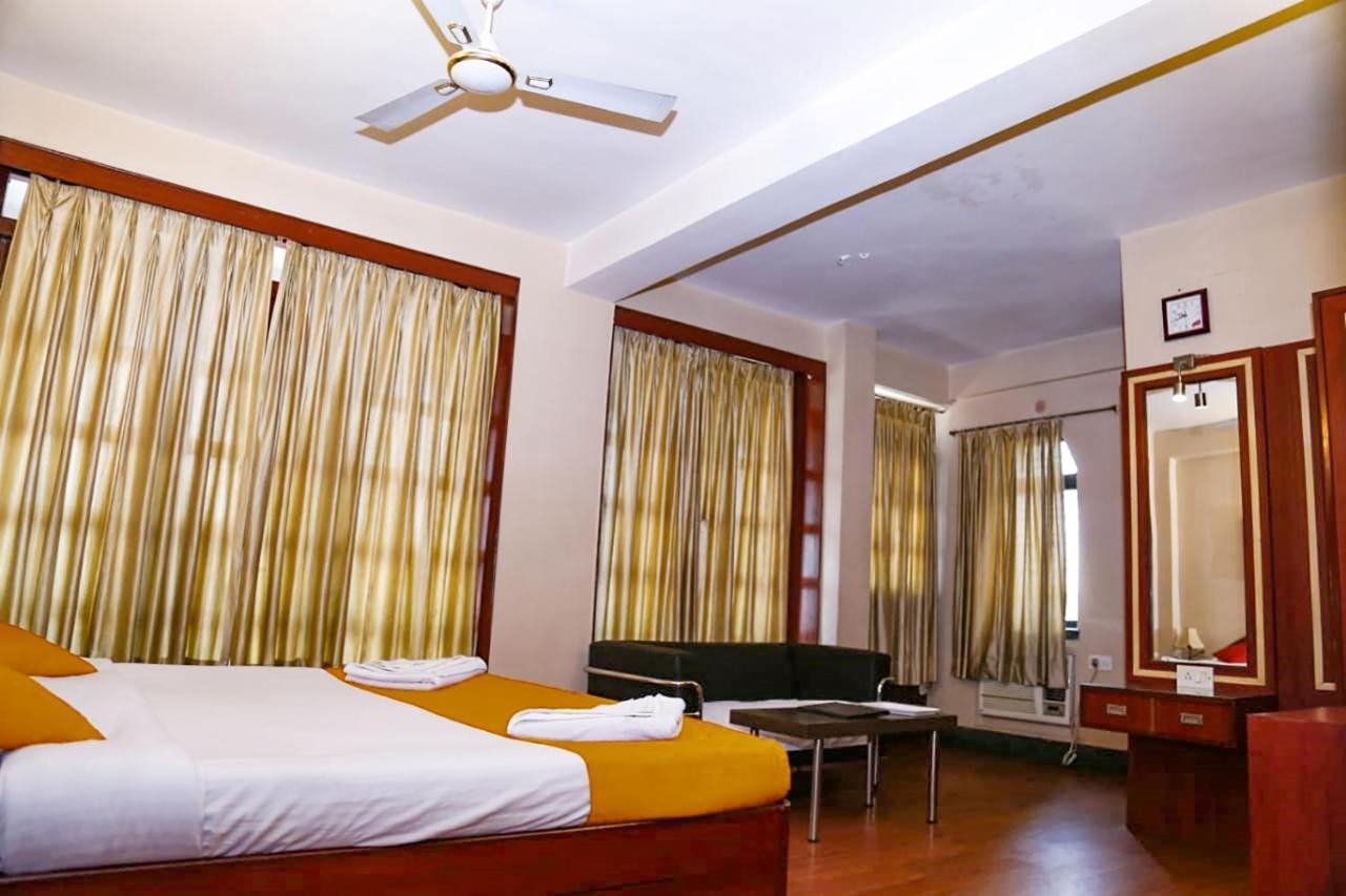 Fabhotel Shivangan Kolkata Airport - Fully Vaccinated Staff Экстерьер фото