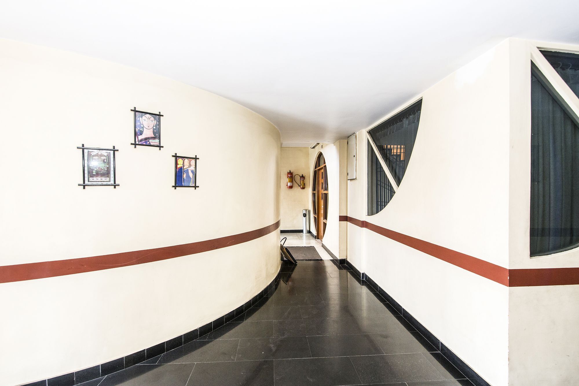 Fabhotel Shivangan Kolkata Airport - Fully Vaccinated Staff Экстерьер фото
